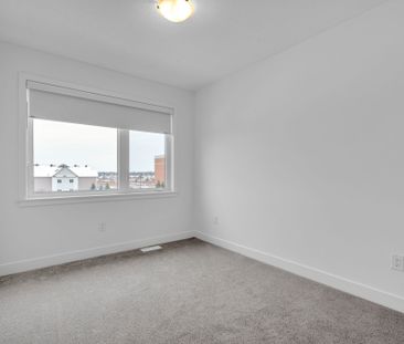 For Lease - 802 Anciano Crescent, Kanata, Ontario - Photo 2