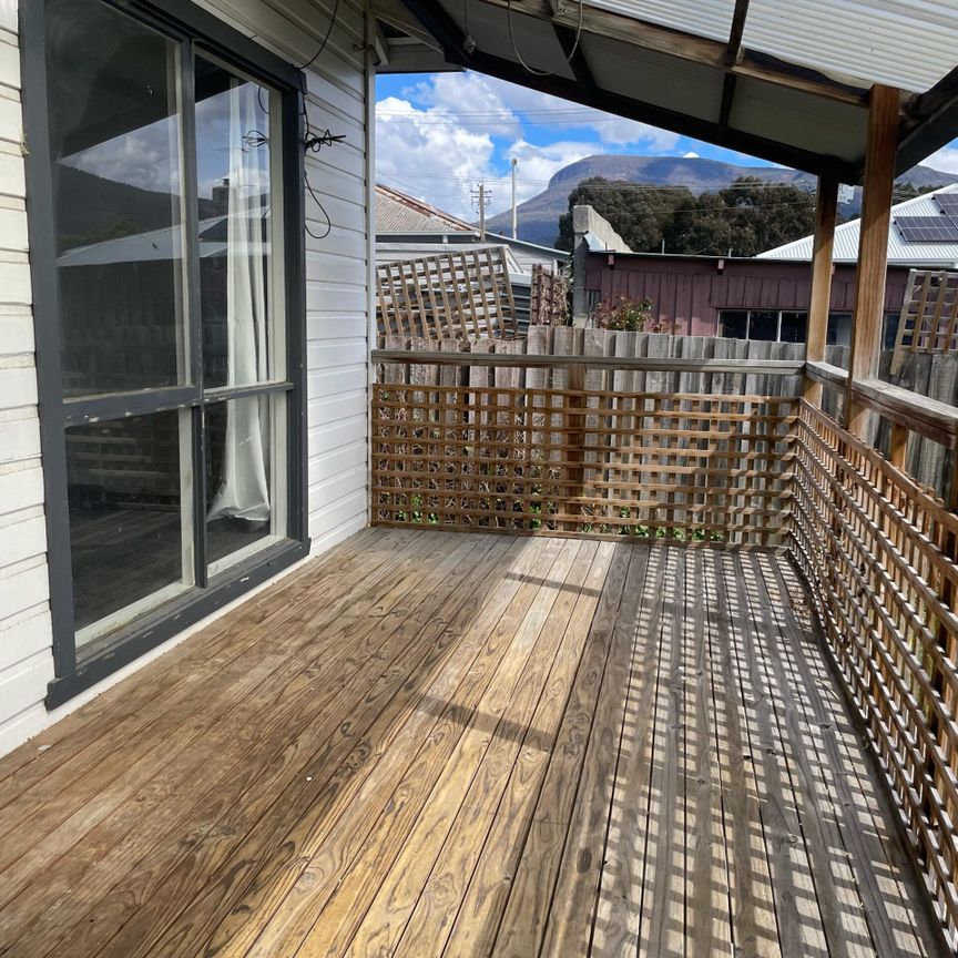 Newly Renovated Home in the Heart of Glenorchy - Photo 1
