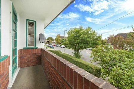 2 bedroom maisonette to rent - Photo 5