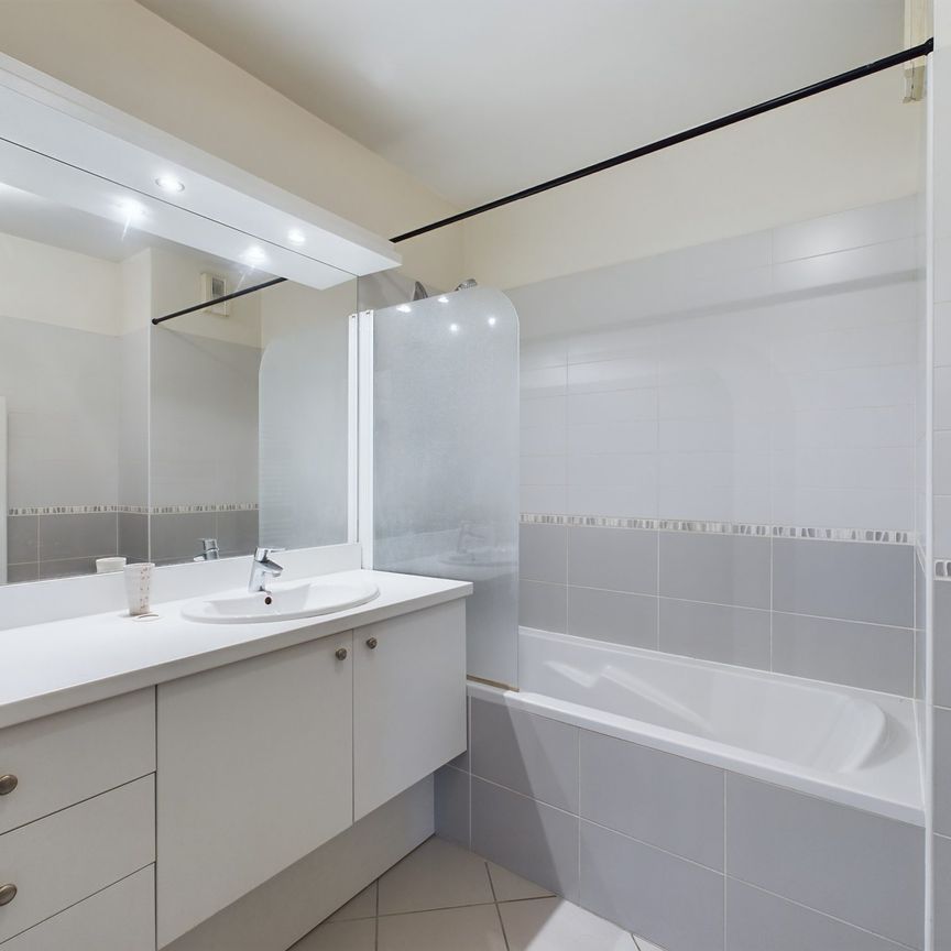 Location Appartement 3 pièces 73m² VILLEURBANNE 69100 - Photo 1