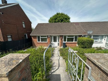 6 Forest View, Cimla, Neath, SA11 3RS - Photo 2