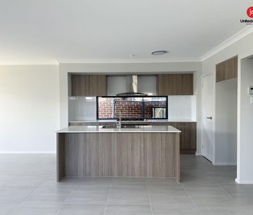 STUNNING HOME IN GREAT LOCATION - Photo 2