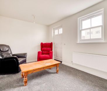 3 bedroom semi-detached house to rent - Photo 1