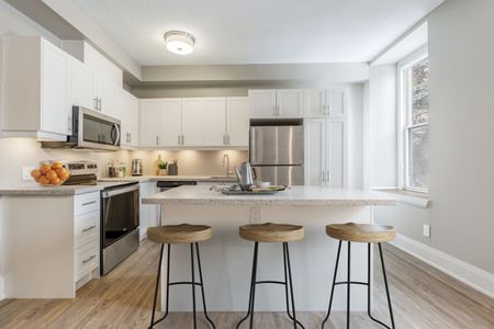 One Bedroom Apartment - Photo 3