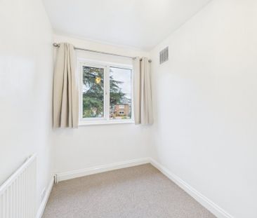 Lawn Close, Datchet, Slough,SL3 - Photo 3