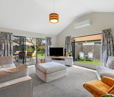 Stunning 4-Bedroom Family Home in Papamoa - Photo 2