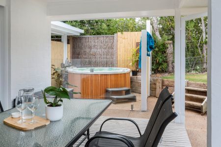 Luxury Single‑Level Living in a Quiet Blairgowrie Court - Photo 2