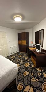 Room 207, SimplyStay Lincoln Road, Skegness, Lincolnshire, PE25 2EA - Photo 3