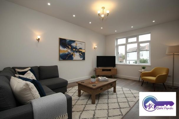 3 Bedroom Flat To Rent - Photo 1