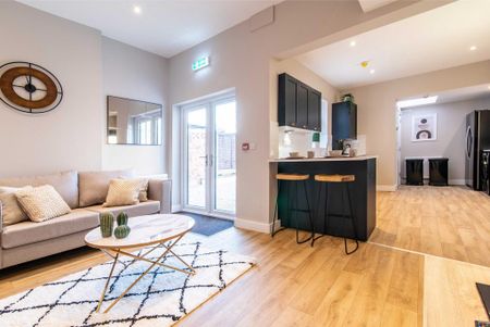 1 bedroom in a house share to rent - Photo 4