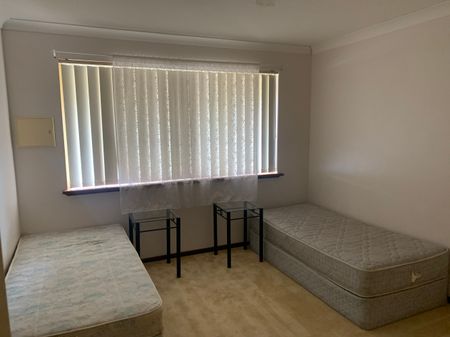 FURNISHED UNIT IN A QUIET LOCATION! - Photo 2