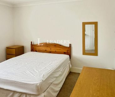 4 bedroom terraced house to rent - Photo 3