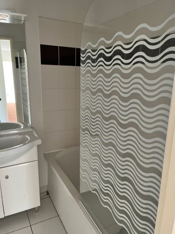 Location Appartement 3 pièces 59m² ST ANDRE DE CUBZAC 33240 - Photo 4