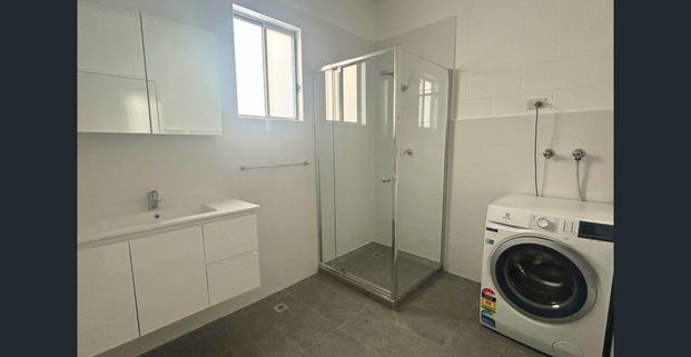 Step Inside to Style – A Hidden Gem Awaits! - Photo 1