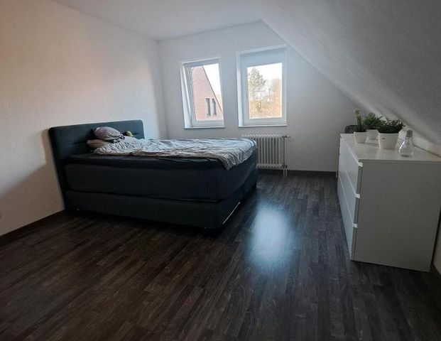 Modernisierte 2-Zimmer-Wohnung, Balkon, Küche & TG-Stellplatz - Foto 1