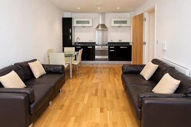 2 bedroom flat to rent - Photo 1