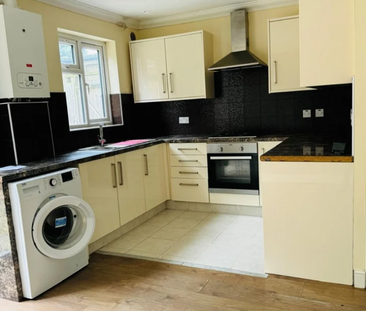 4 bedroom terraced house to rent - Photo 2