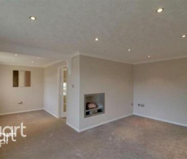 3 bedroom detached bungalow to rent - Photo 3