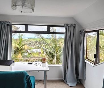 Large 4 bedrooms house and pets allowed - Photo 4