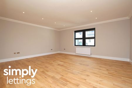 3 Bed property for rent - Photo 2