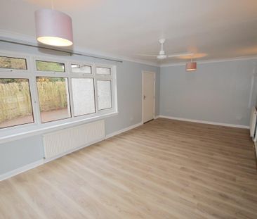 3 bedroom detached house to rent - Photo 2