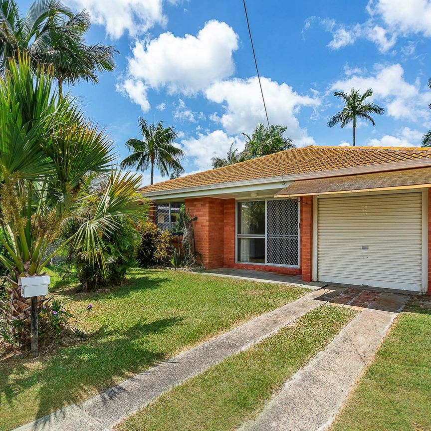 16 Bluegum Avenue, Hollywell QLD 4216 - House For Rent | Domain - Photo 1