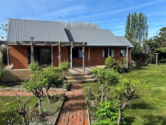 Garden lovers will enjoy! - Photo 1