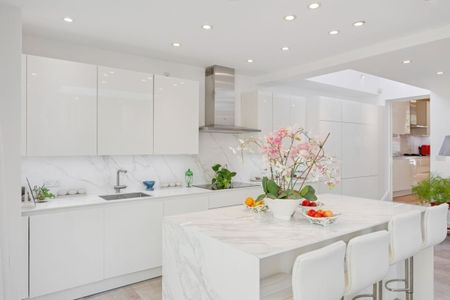 6 bedroom terraced house to rent - Photo 5