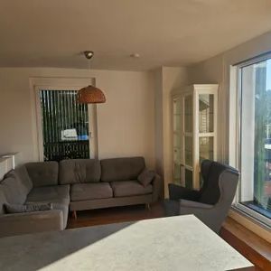 Sonnige Maisonette (3. OG + DG) mit großer Süd-Terrasse & Blick auf den Lainzer Tiergarten - U4 fußläufig, 4 Zimmer, 91 m², teilmöbliert - Foto 2