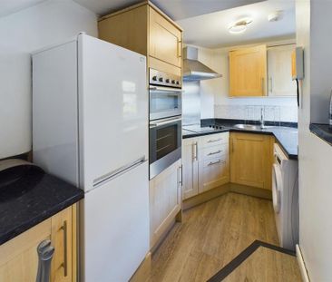 3 bedroom maisonette to rent - Photo 6