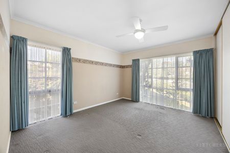 10 Park Ln, Croydon VIC 3136 - House For Rent | Domain - Photo 3
