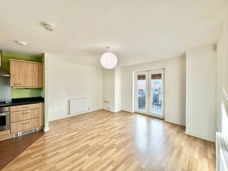 2 bedroom coach house to rent - Photo 3