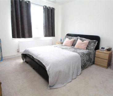 2 bed Flat for rent - Photo 5