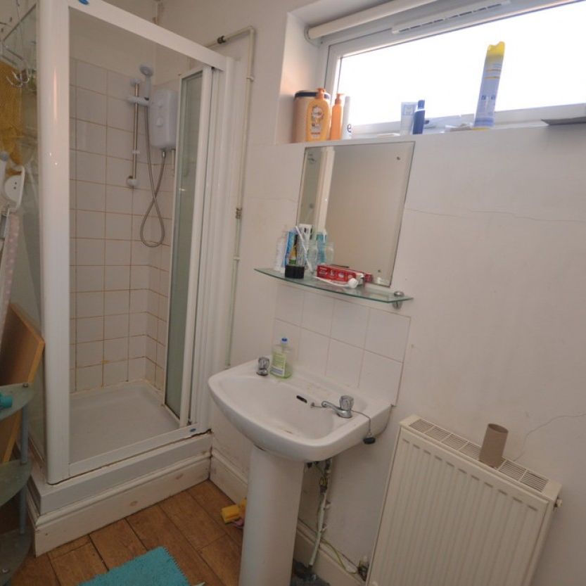 1 bed Mid Terraced House for Rent - Photo 1