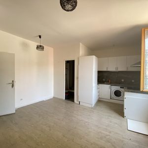 Location Appartement 1 pièce 22m² TOURVES 83170 - Photo 2