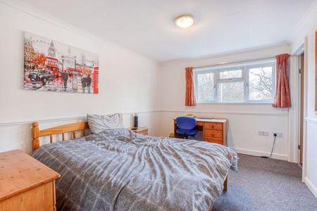 1 bedroom in a house share to rent - Photo 4