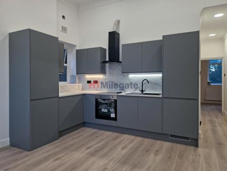 3 bedroom flat to rent - Photo 5