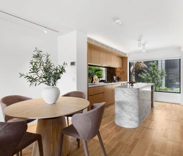 BOUTIQUE APARTMENT WITH DESIGNER FINISHES IN THE ROCKS | Furnished - Photo 4