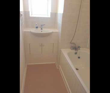 3 Bed Flat, Jubilee Street, E1 - Photo 3