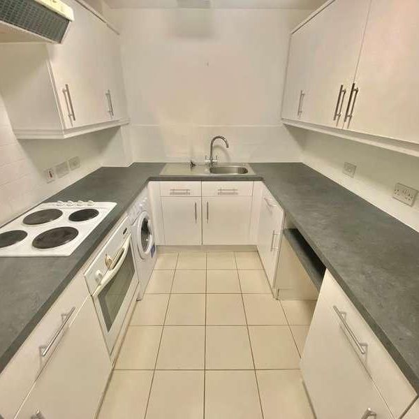 Gerddi Margaret, Barry, CF62 - Photo 1