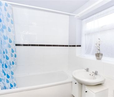 Well presented 2 bedroom mid-terraced property located in the popul... - Photo 1