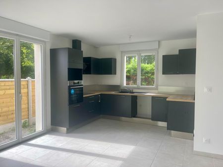 Location Maison 6 pièces 124m² NOTRE DAME DES LANDES 44130 - Photo 4