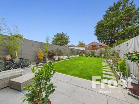 Mansel Close, Slough, Berkshire,SL2 - Photo 3