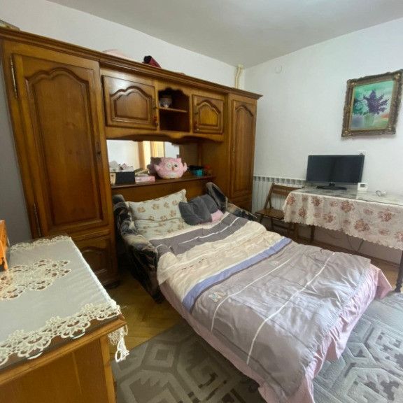 Garsonieră vis a vis de Hala Centrală, etaj 2 - Fotografie 1