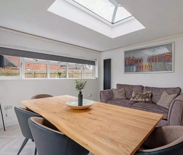 5 bedroom detached house to rent - Photo 3