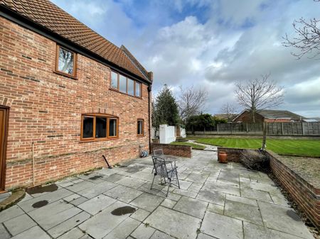 High Street, Thetford, Feltwell - Photo 2