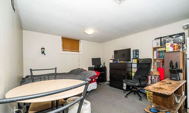 For Lease - 5 Westbourne Avenue Unit# basement, Toronto, Ontario - Photo 1