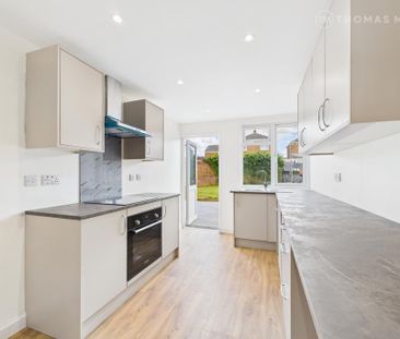 3 bedroom end of terrace house to rent - Photo 3