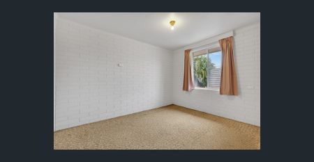 Room For The Whole Family! - Photo 4