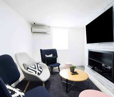 Large Standard Double Ensuite - Photo 2